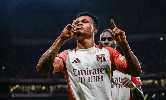 上面临巨大 上面临巨大