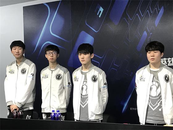 教练组给战 教练组给战